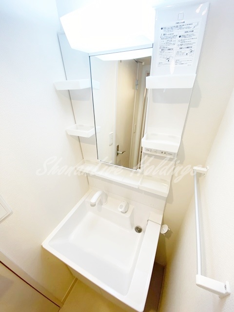 洗面設備　掃除のしやすい洗髪洗面台です♪