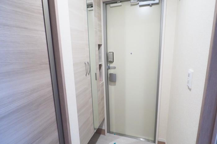 玄関　収納もある玄関です