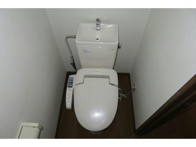 トイレ　温水洗浄前座付き