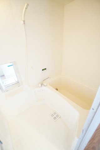 バス・シャワールーム　※同物件・反転タイプの写真です。