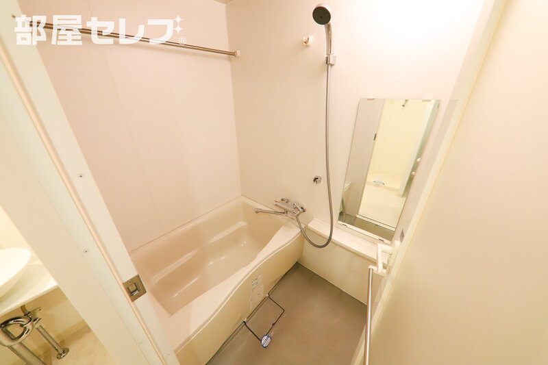 バス・シャワールーム　ゆったりバスルーム