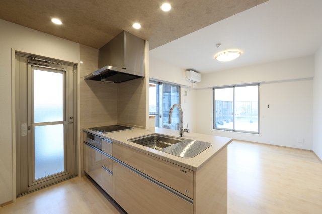 キッチン　同型タイプの写真です。現況優先となります。