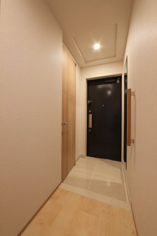 玄関　同型タイプの写真です。現況優先となります。