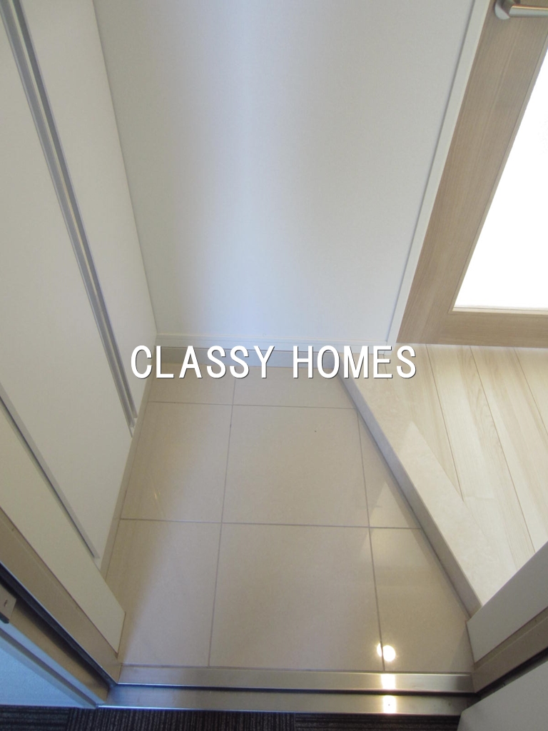 玄関　2015年竣工　カーナ大井町：玄関