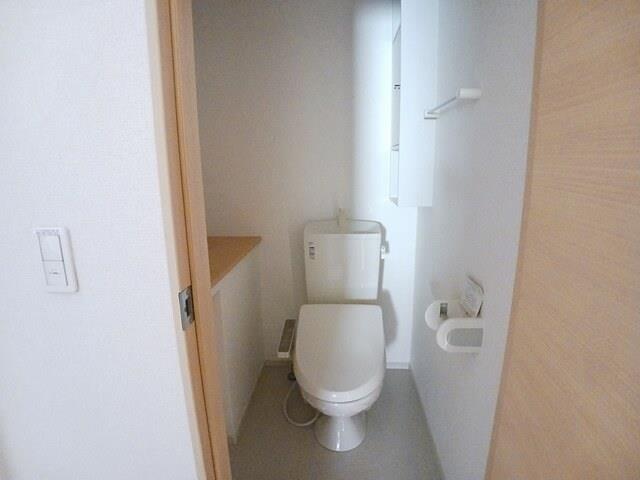 トイレ　温水洗浄暖房便座付トイレ