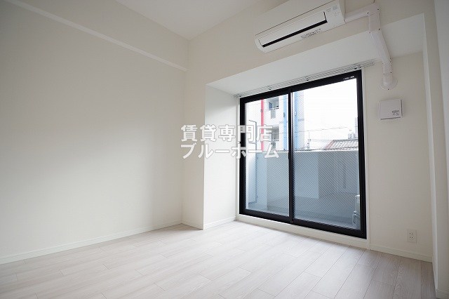 居室・リビング　6.5帖の広い洋室です！