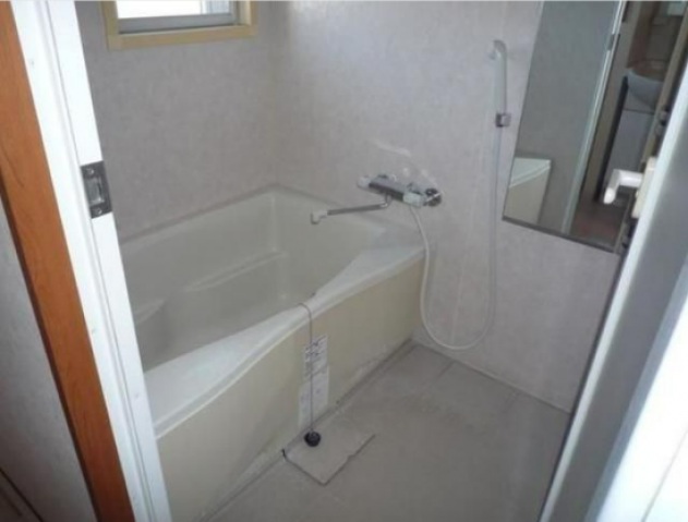 バス・シャワールーム　※他室参考画像