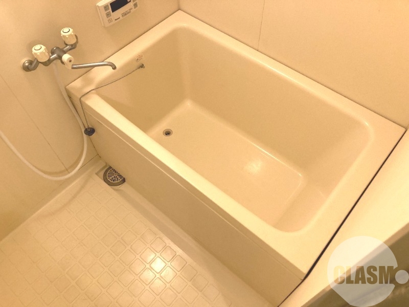 バス・シャワールーム　キレイにリフォームされています♪