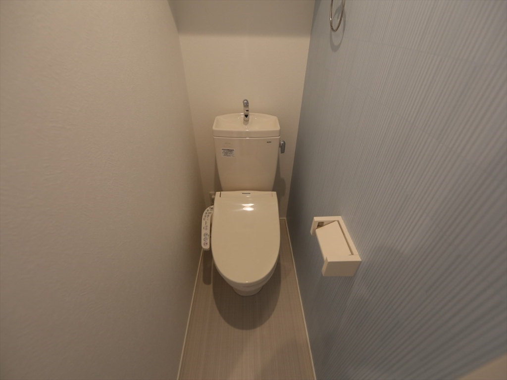 トイレ　温水洗浄暖房便座付トイレ