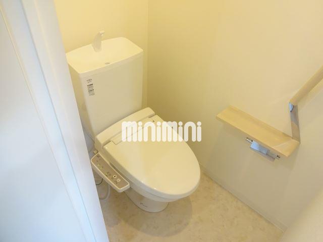 トイレ　温水洗浄便座付きのトイレ