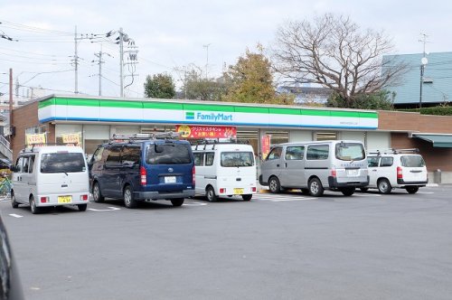 コンビニ　ファミリーマート昭島田中町団地入口店（コンビニ）まで350m