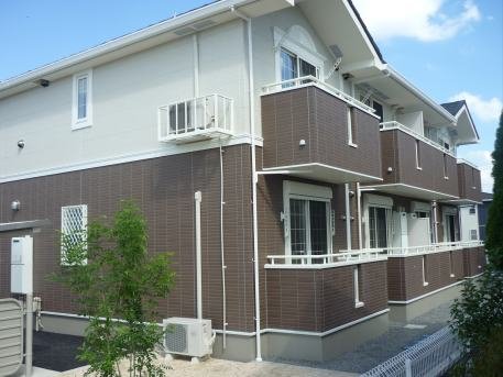 建物外観　2階建てアパートです