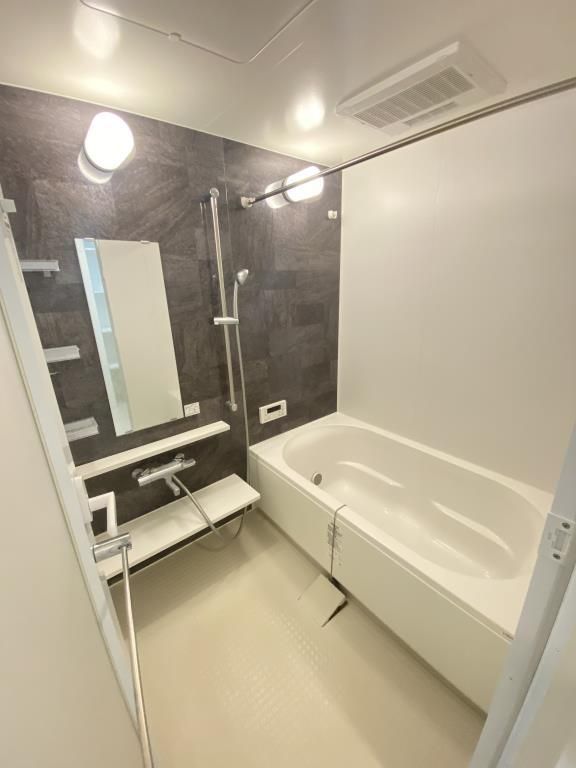 バス・シャワールーム　ゆったり過ごせるお風呂です