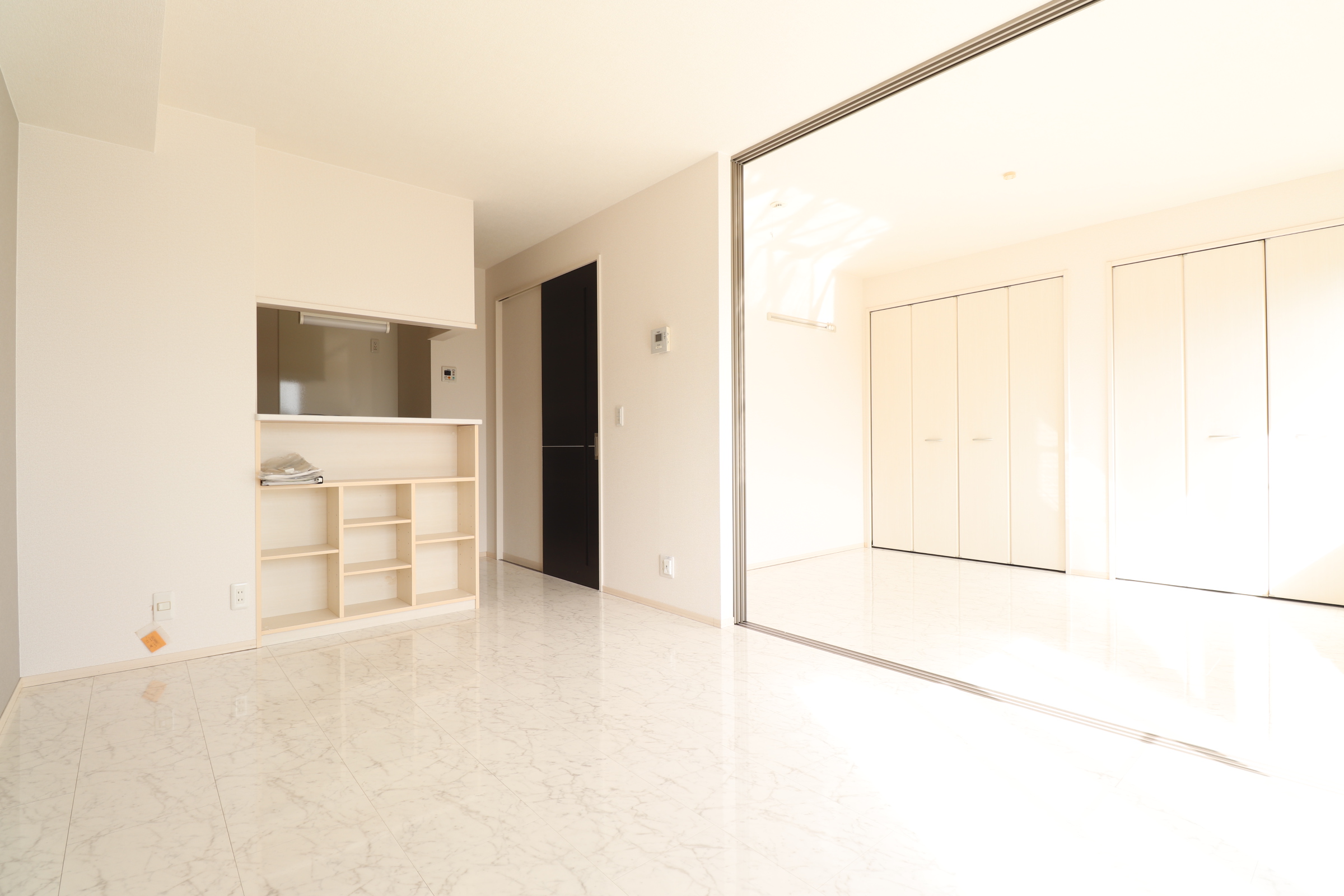 居室・リビング　日当たりの良いリビングです♪