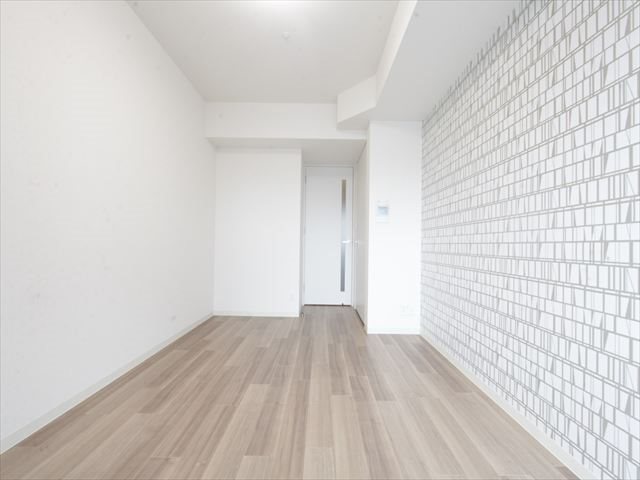 その他部屋・スペース　洋室7.3帖　エアコン付　収納充実　バルコニーに面しています