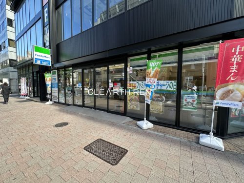 コンビニ　ファミリーマート 横浜常盤町店（コンビニ）まで215m