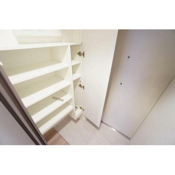 玄関　シューズボックス