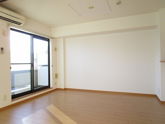 居室・リビング　居間です