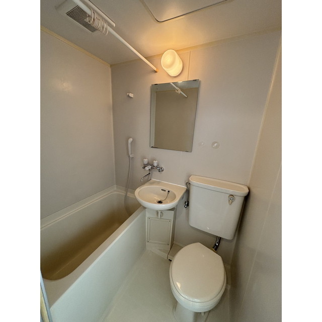 バス・シャワールーム　3点UB