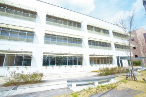 中学校　白梅学園清修中高一貫部（中学校）まで771m