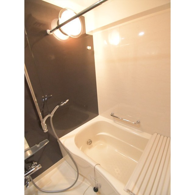 エントランス　落ち着いたエントランスです