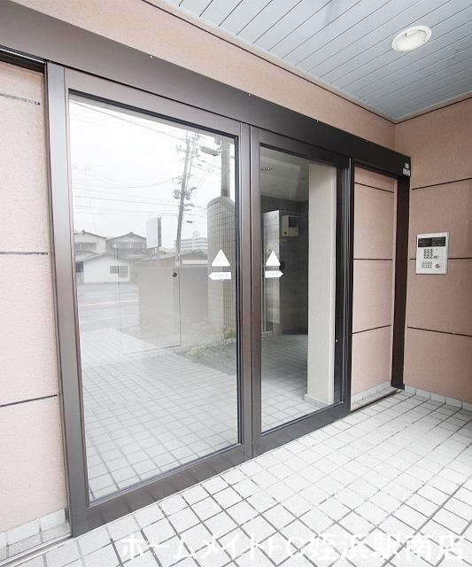 ロビー　★オートロック付きで安心♪★