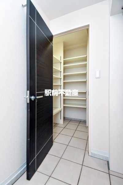 玄関　※同マンション別部屋