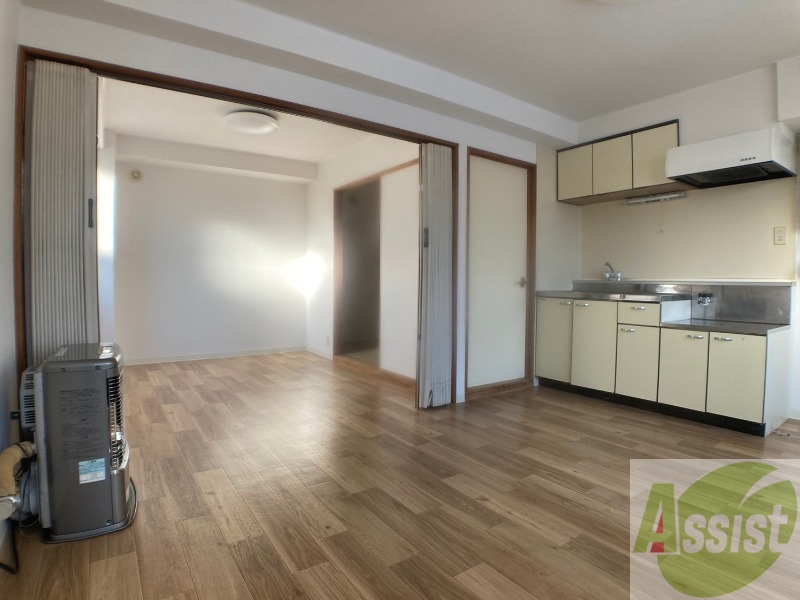 居室・リビング　広くてキレイなお部屋が広がっていて、充実した生活が送れそう。