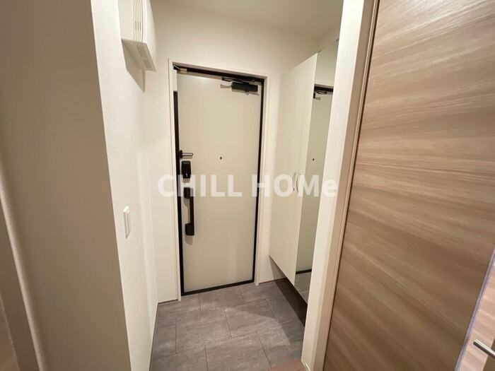 玄関　当社、チルホームのHPもご覧ください(^^)/物件情報多数♪