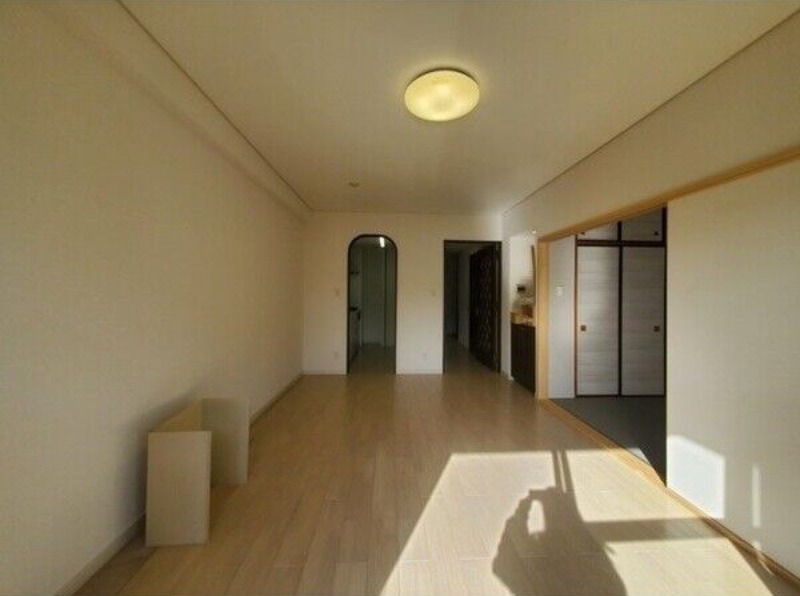 居室・リビング　図面と現状に相違がある場合には現状を優先