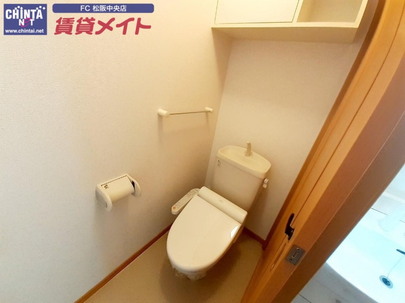 トイレ　同型反転タイプ