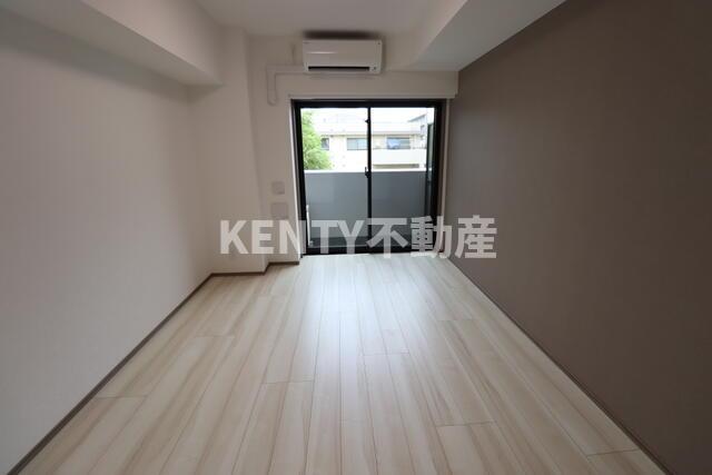 居室・リビング　こちらの居間で趣味の時間をお楽しみください