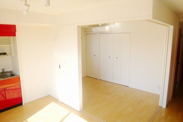 居室・リビング　☆明るいリビング☆