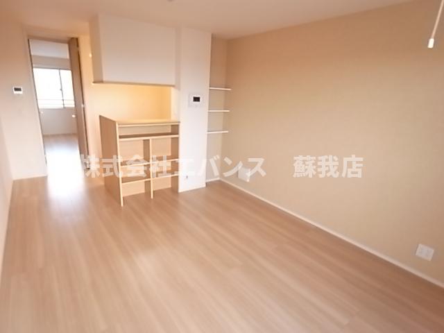 居室・リビング　こちらの居間で趣味の時間をお楽しみください