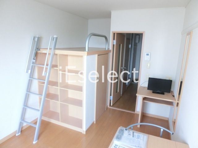 居室・リビング　家具家電付きで楽々入居♪