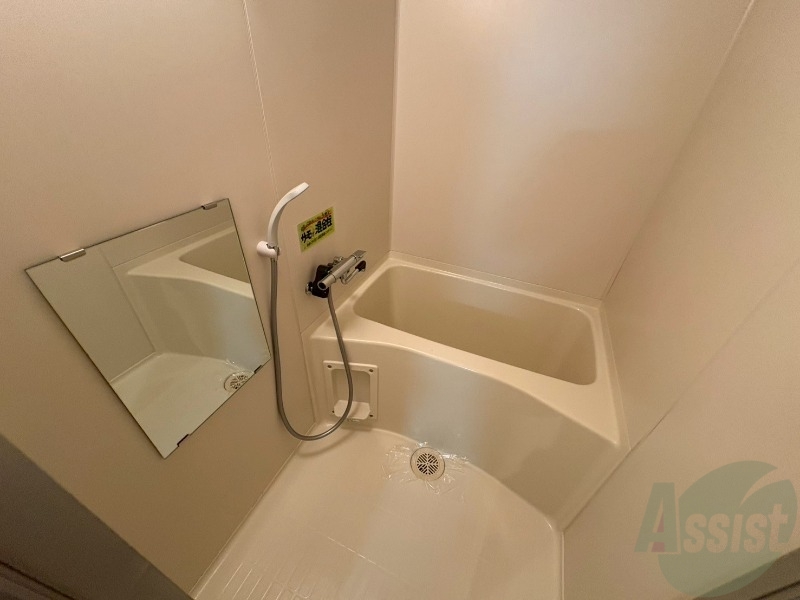 バス・シャワールーム　お風呂になります。一日の疲れを癒してくださいね。