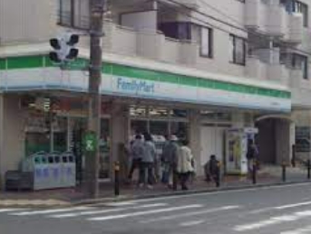 コンビニ　ファミリーマート 東戸塚記念病院前店（コンビニ）まで366m