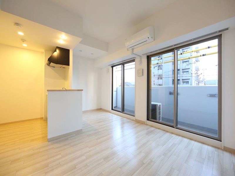 バルコニー　ＬＤＫ11.5帖　カウンターキッチン　エアコン完備