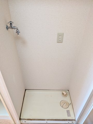 その他　室内洗濯機置場です