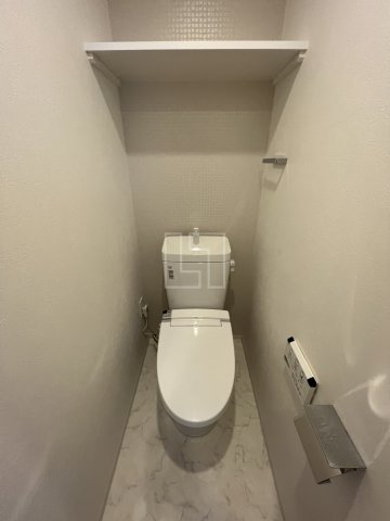 トイレ　Quintet NAMBA　温水洗浄便座