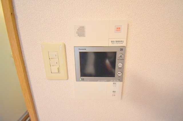 セキュリティ　モニター付きインターホン