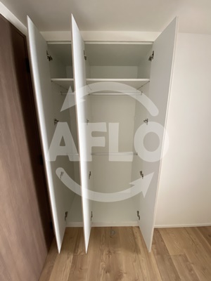 収納　RJR堺筋本町タワー　クローゼット