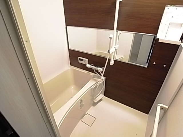 バス・シャワールーム　同一物件の別部屋写真イメージです。