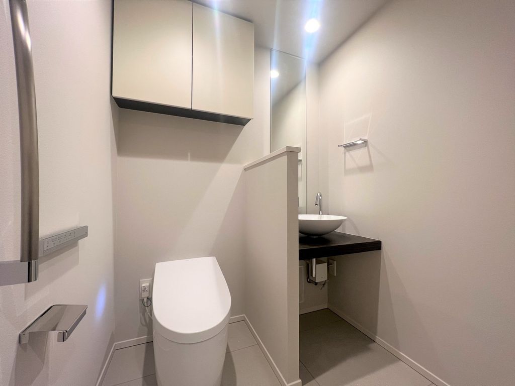 トイレ　※別部屋の参考写真です。