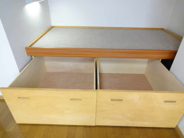 収納　ベッド
