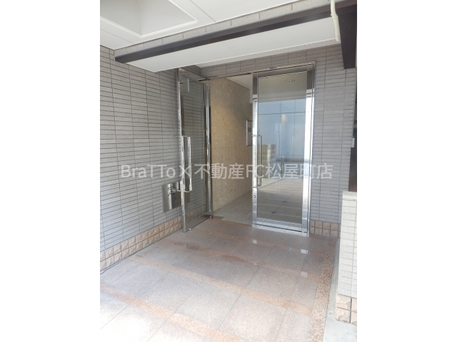 エントランス　マンション共用部分