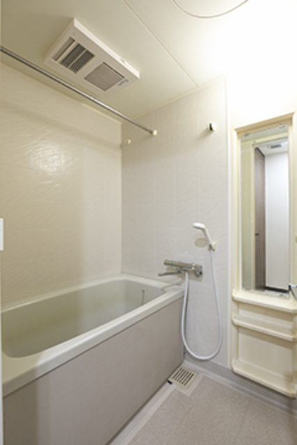 バス・シャワールーム　※写真は同タイプ住戸です。