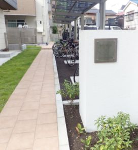 エントランス　清潔なエントランスです