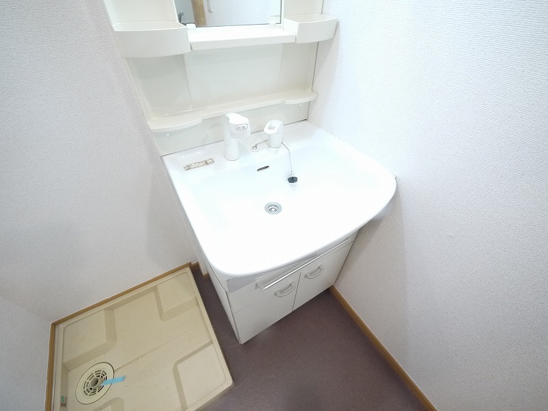 洗面設備　脱衣スペースもあります