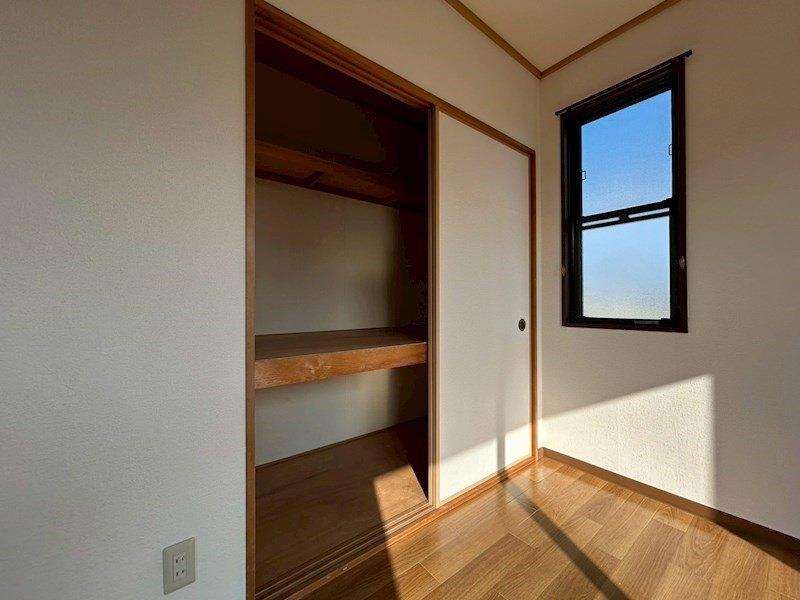 収納　しっかり奥行きのある収納で、お部屋を広く使えます